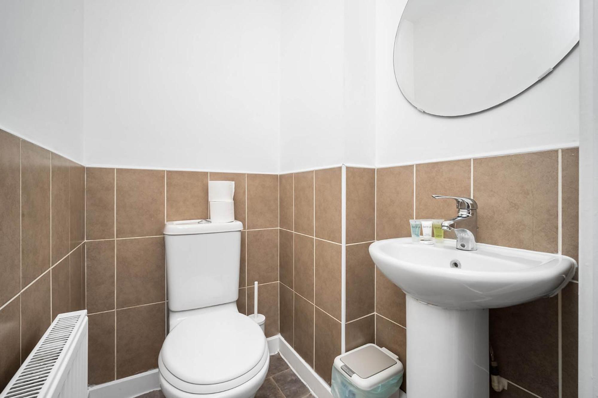 2 Bedroom House - Garden & Parking 2Gm - Wifi Бирмингем Экстерьер фото